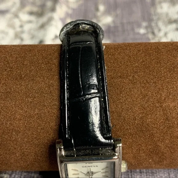 Geneva Quartz Small Rectangle Watch - Picture 4 of 9